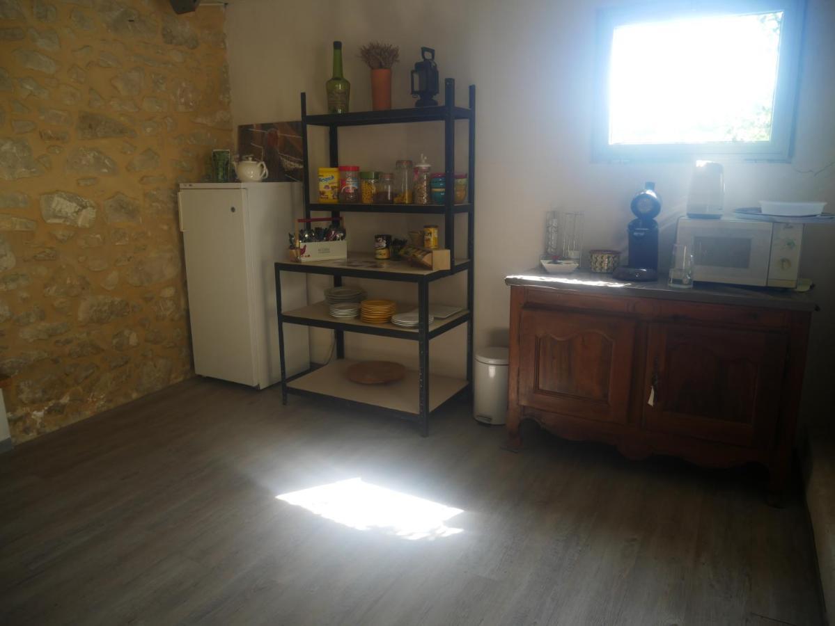 La Feniere Acomodação com café da manhã Vénéjan Exterior foto