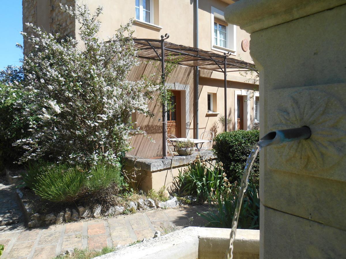 La Feniere Acomodação com café da manhã Vénéjan Exterior foto