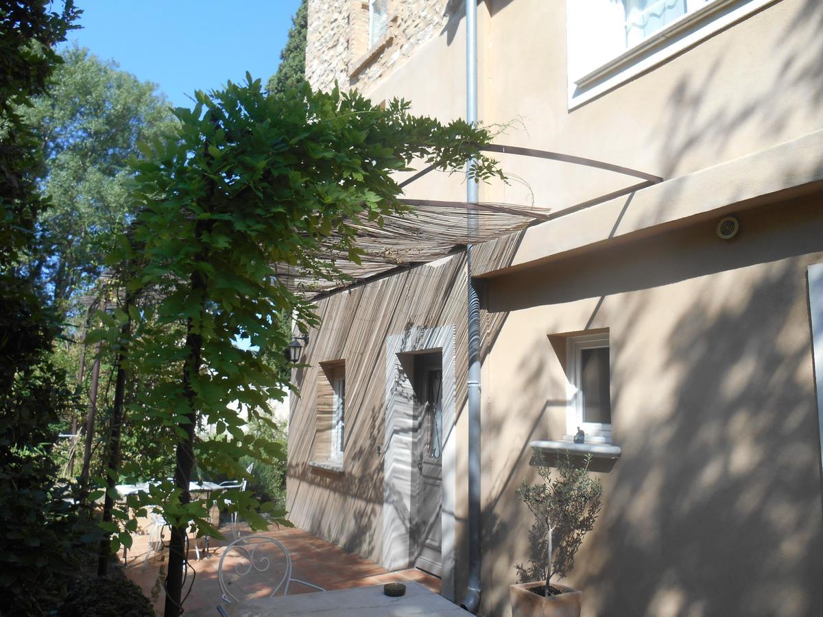 La Feniere Acomodação com café da manhã Vénéjan Exterior foto